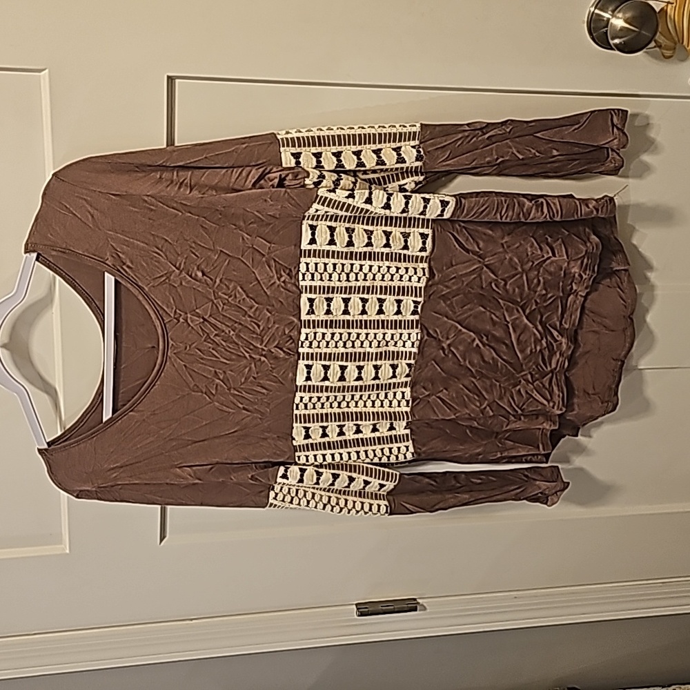 Womens sz large mocha long sleeve with cream detail. Mon Ami